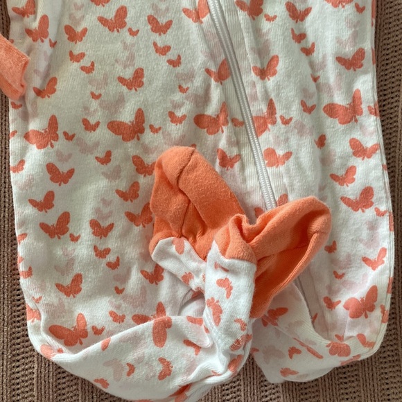 Burt’s Bees Newborn Zip up Sleeper - Picture 2 of 4